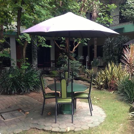 Global Inn Keluarga Sedati Экстерьер фото