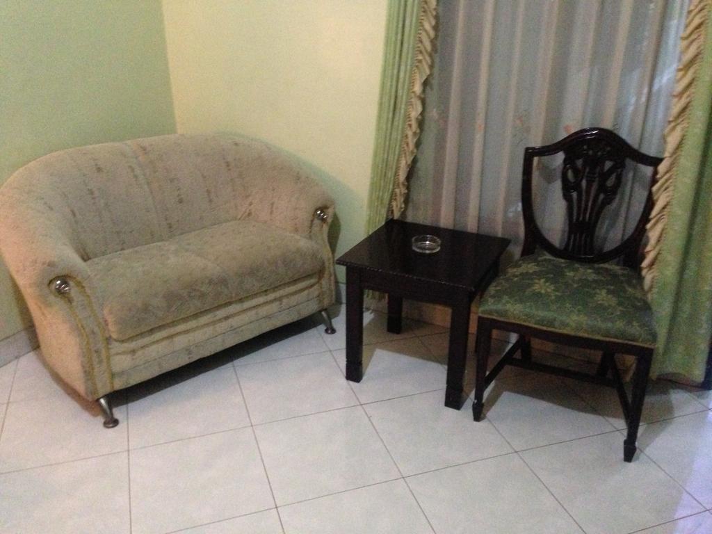 Global Inn Keluarga Sedati Номер фото